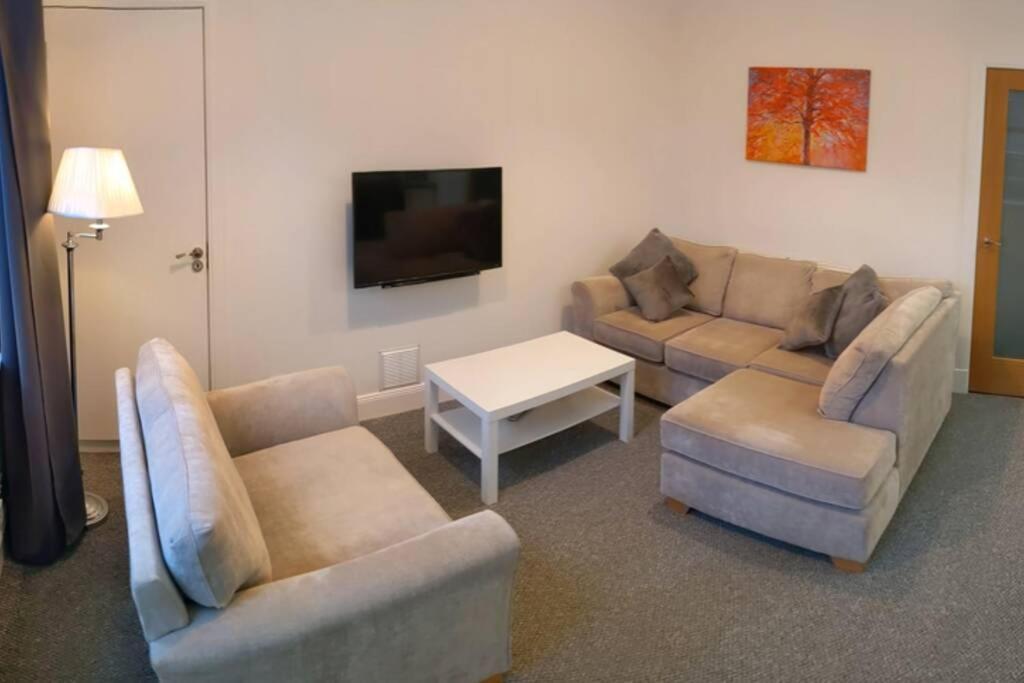Glenfinnan - Two Bedroom Apartment Dunfermline Dış mekan fotoğraf