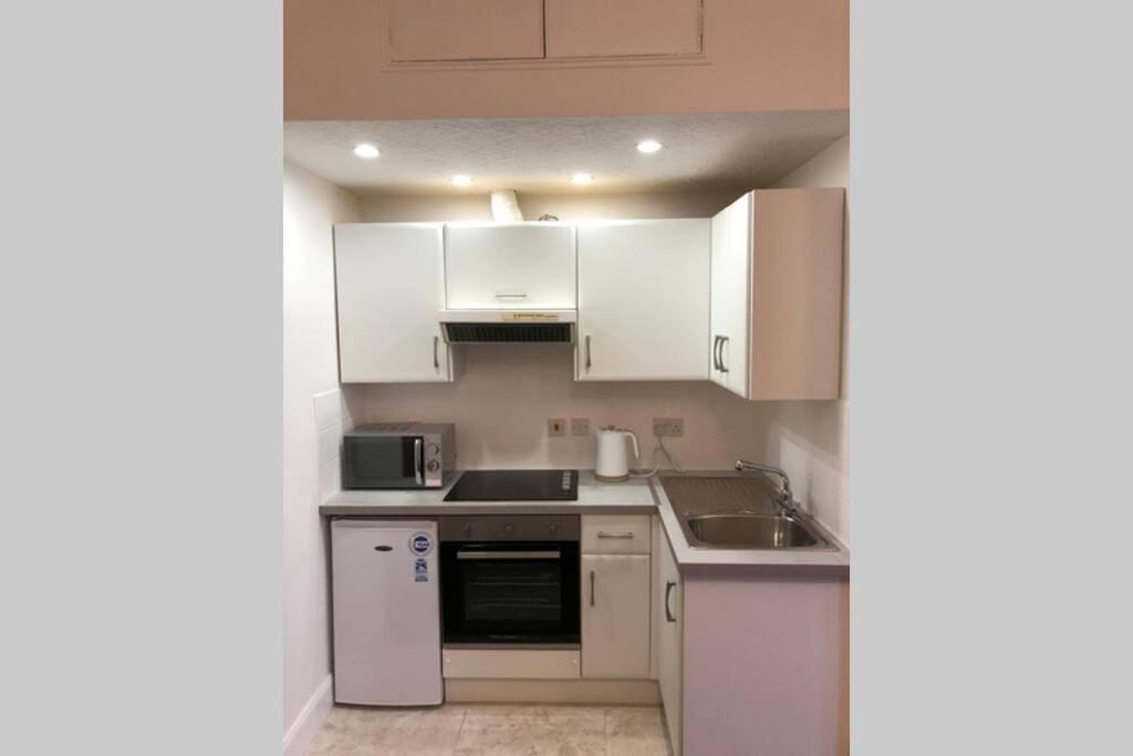 Glenfinnan - Two Bedroom Apartment Dunfermline Dış mekan fotoğraf