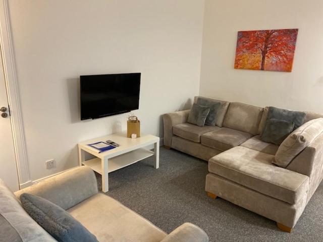 Glenfinnan - Two Bedroom Apartment Dunfermline Dış mekan fotoğraf