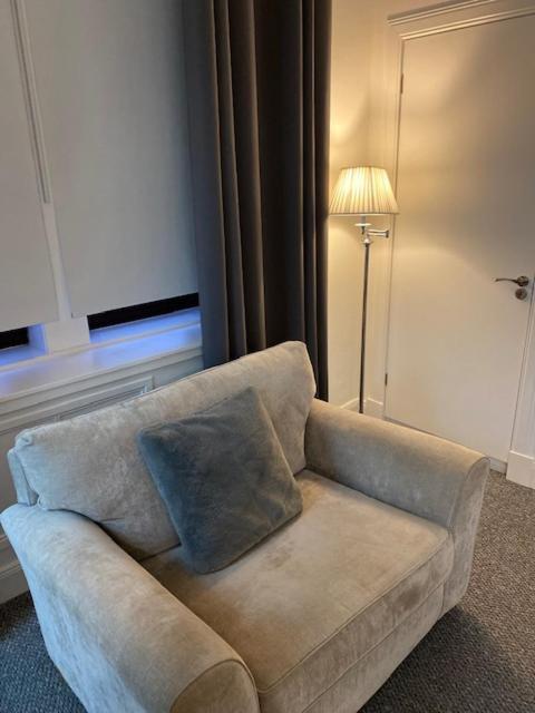 Glenfinnan - Two Bedroom Apartment Dunfermline Dış mekan fotoğraf